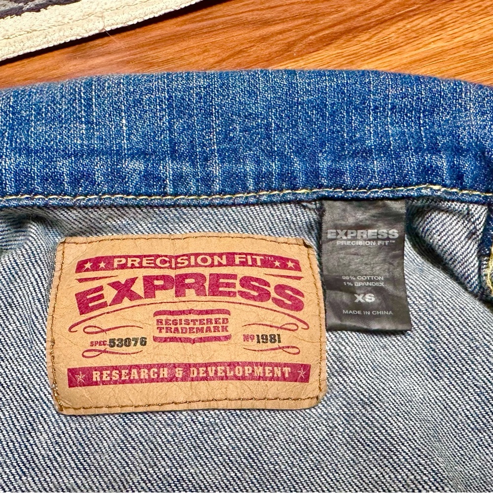 Express Jean Jacket - Picture 4 of 12